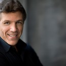 Новый проект Томаса Хэмпсона