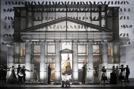 На фото Д. Юсупова: сцена из «Бала-маскарада»