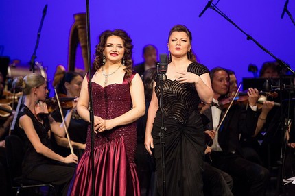 Юлия Меннибаева, Любовь Петрова