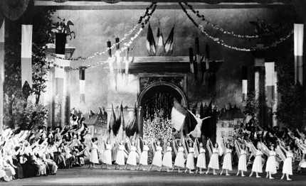 «Пламя Парижа». Ленинградский театр оперы и балета им. С. М. Кирова. Балетмейстер В. Вайнонен